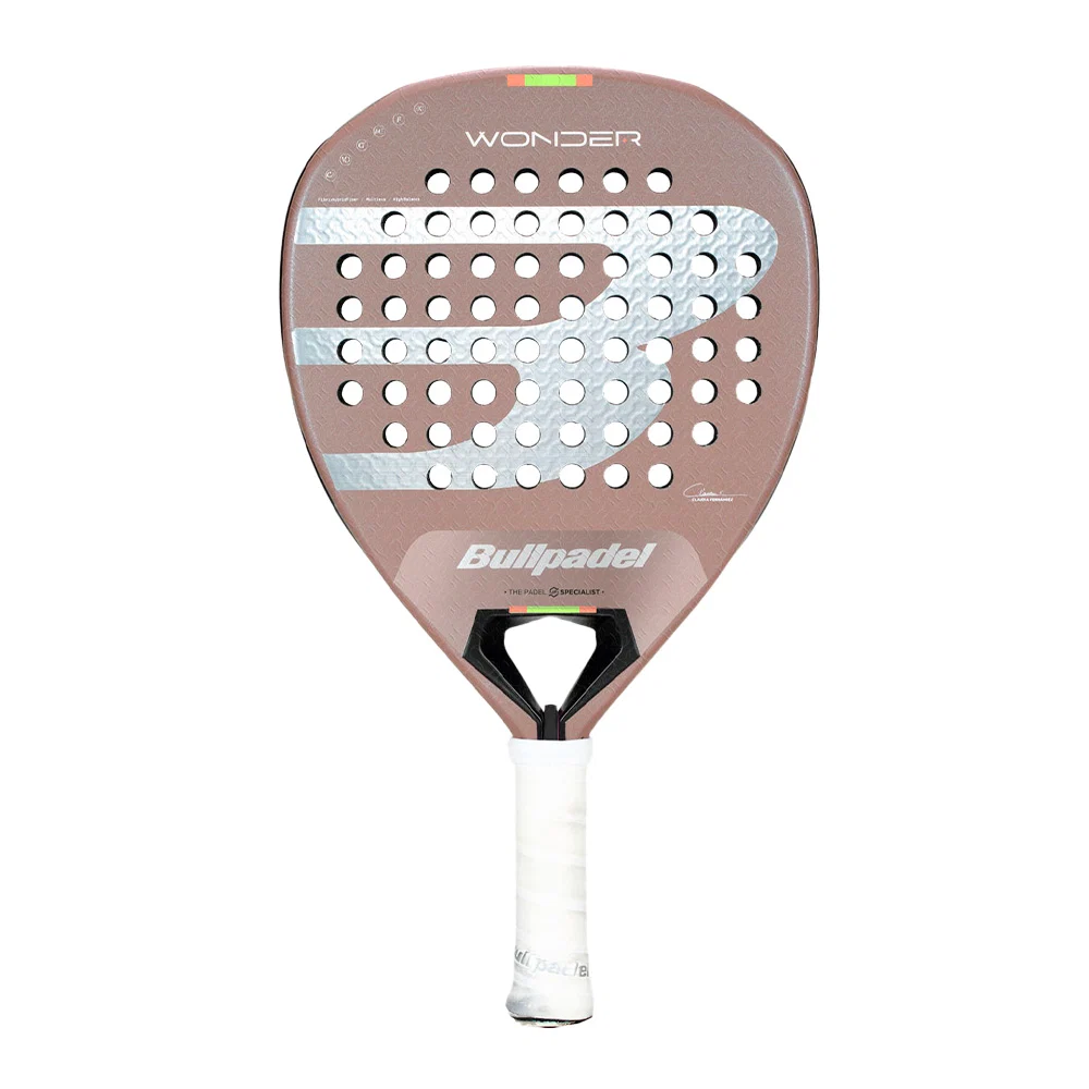 Bullpadel Wonder Claudia Fernández padel racket